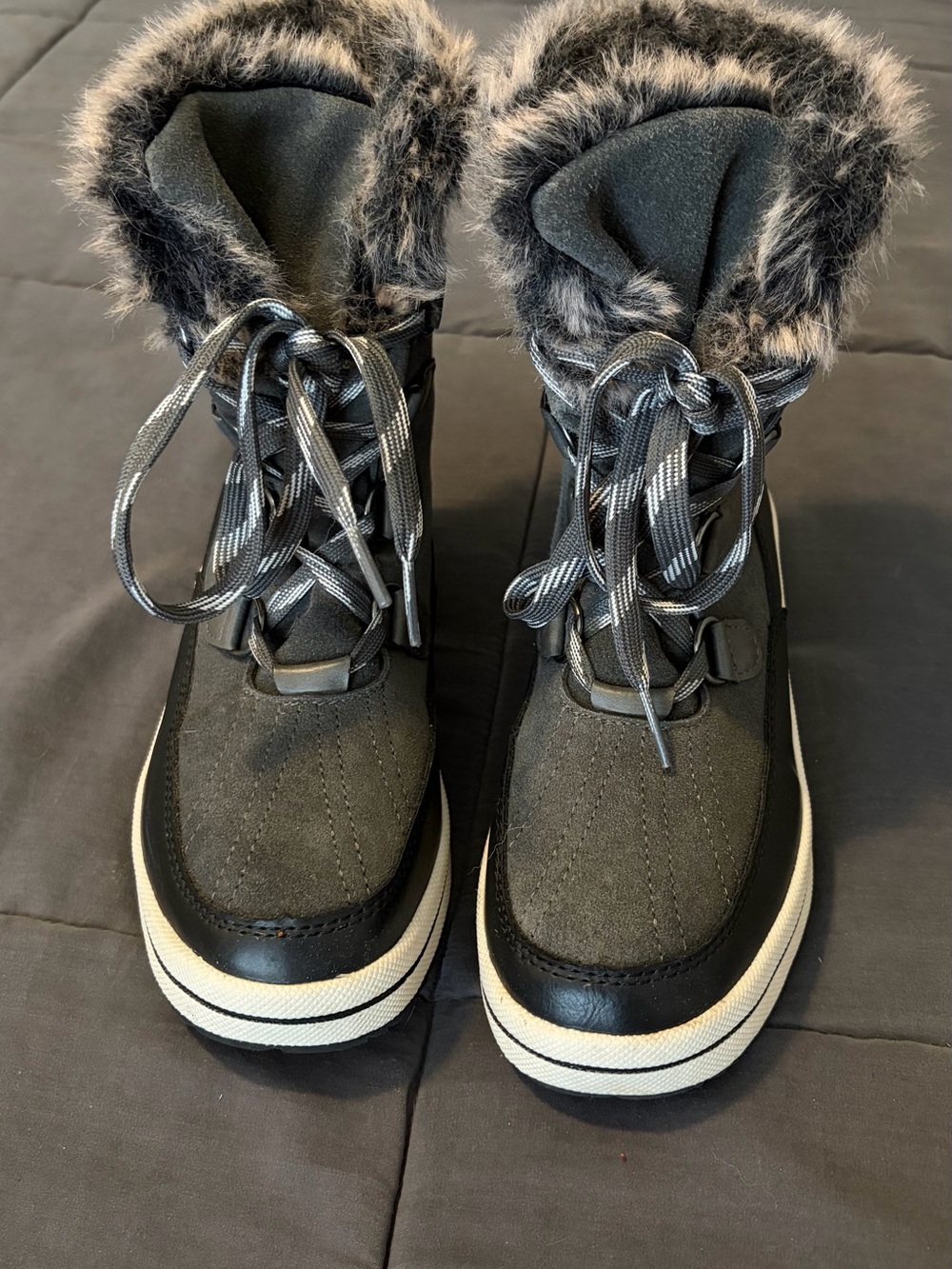 Universal Thread Black Faux Fur Lined Kids Snow Boots